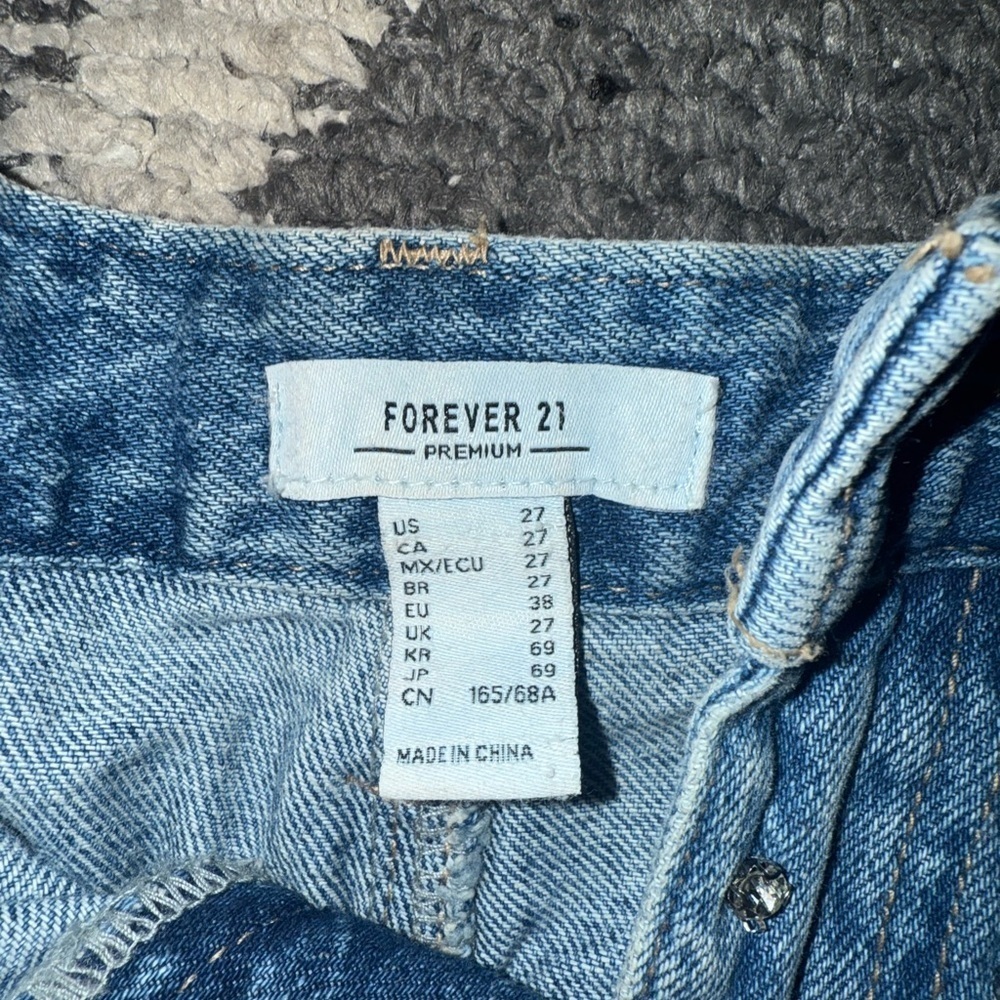 ⚠️ CLEARANCE
Forever 21 Blue Wide Leg Jeans with Sparkle Accents - Picture 3 of 3